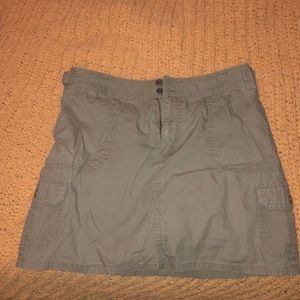 olive green cargo skort